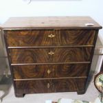 179 7032 CHEST OF DRAWERS